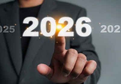 Businessman,Hand,Drawing,Line,For,Increasing,Arrow,From,2025,To